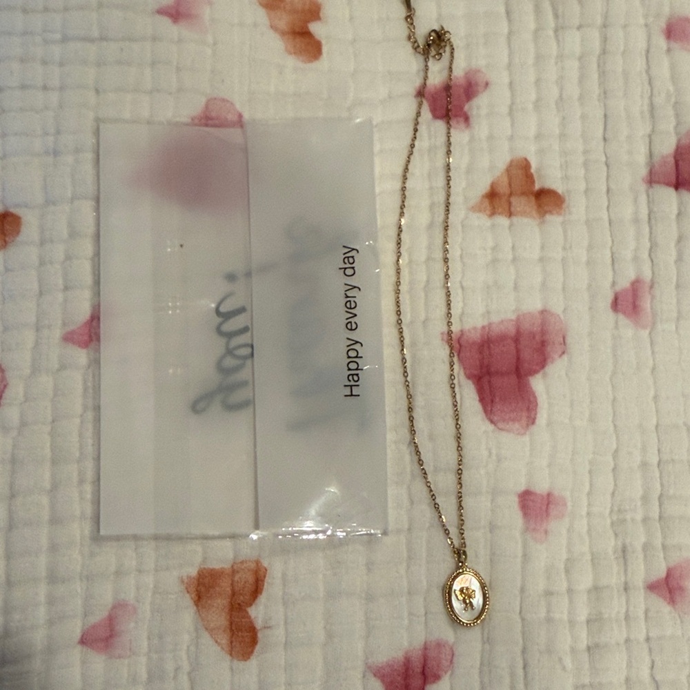 Gold Pendant Necklace with Oval Charm NIP - Picture 8 of 10
